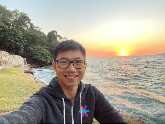 Sourcegrapher on a beach